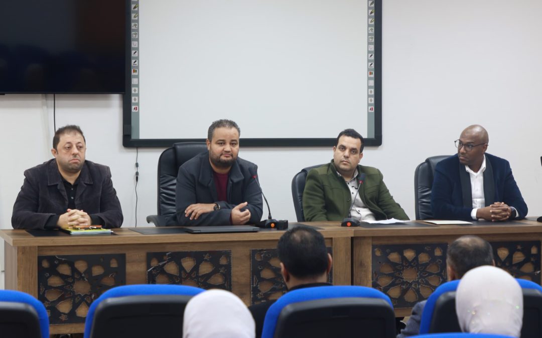 كلية الإعلام بجامعة بنغازي تستقبل طلبتها الجدد ضمن فعاليات تجويد العملية التعليمية