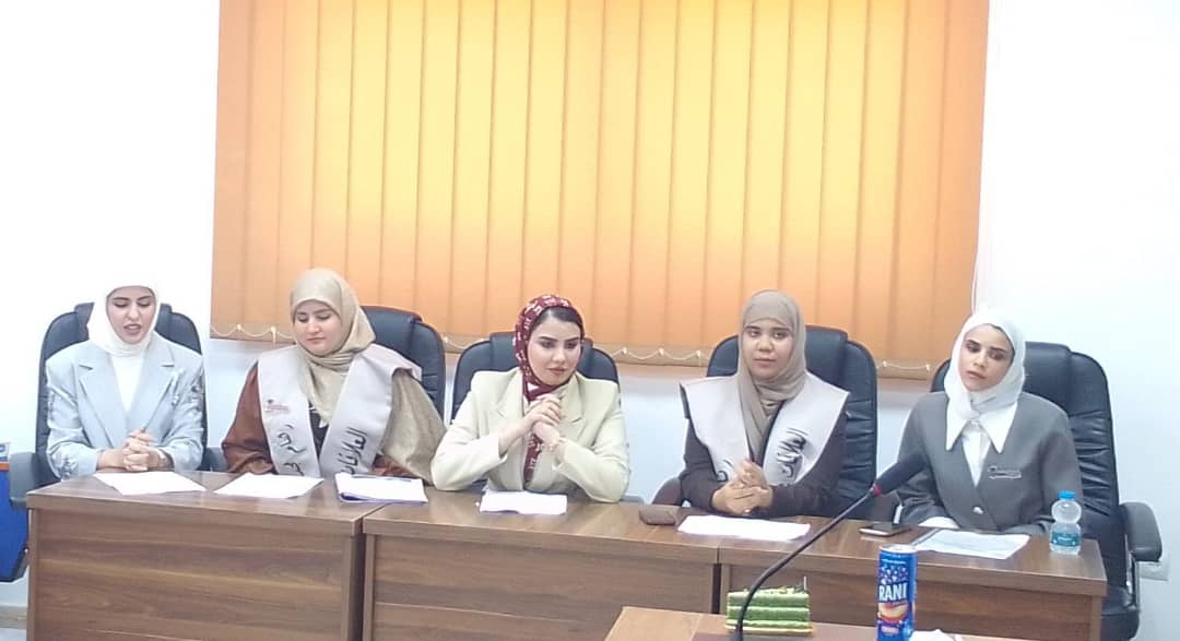 قسم العلاقات العامة والإعلان بكلية الإعلام يناقش مشاريع تخرج طلبته